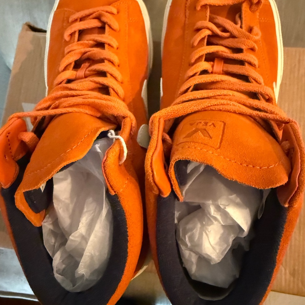 Veja Vibrant Orange High-Tops - Picture 7 of 9